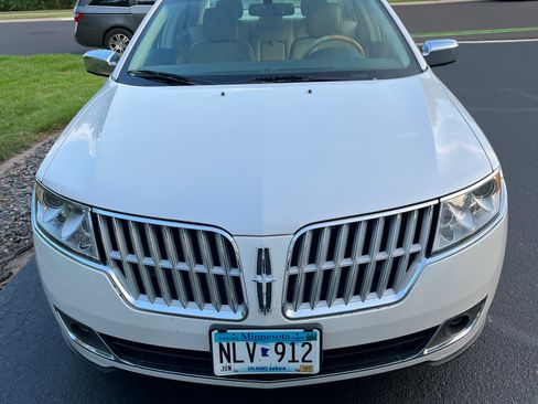 Used 2012 Lincoln MKZ FWD image 1