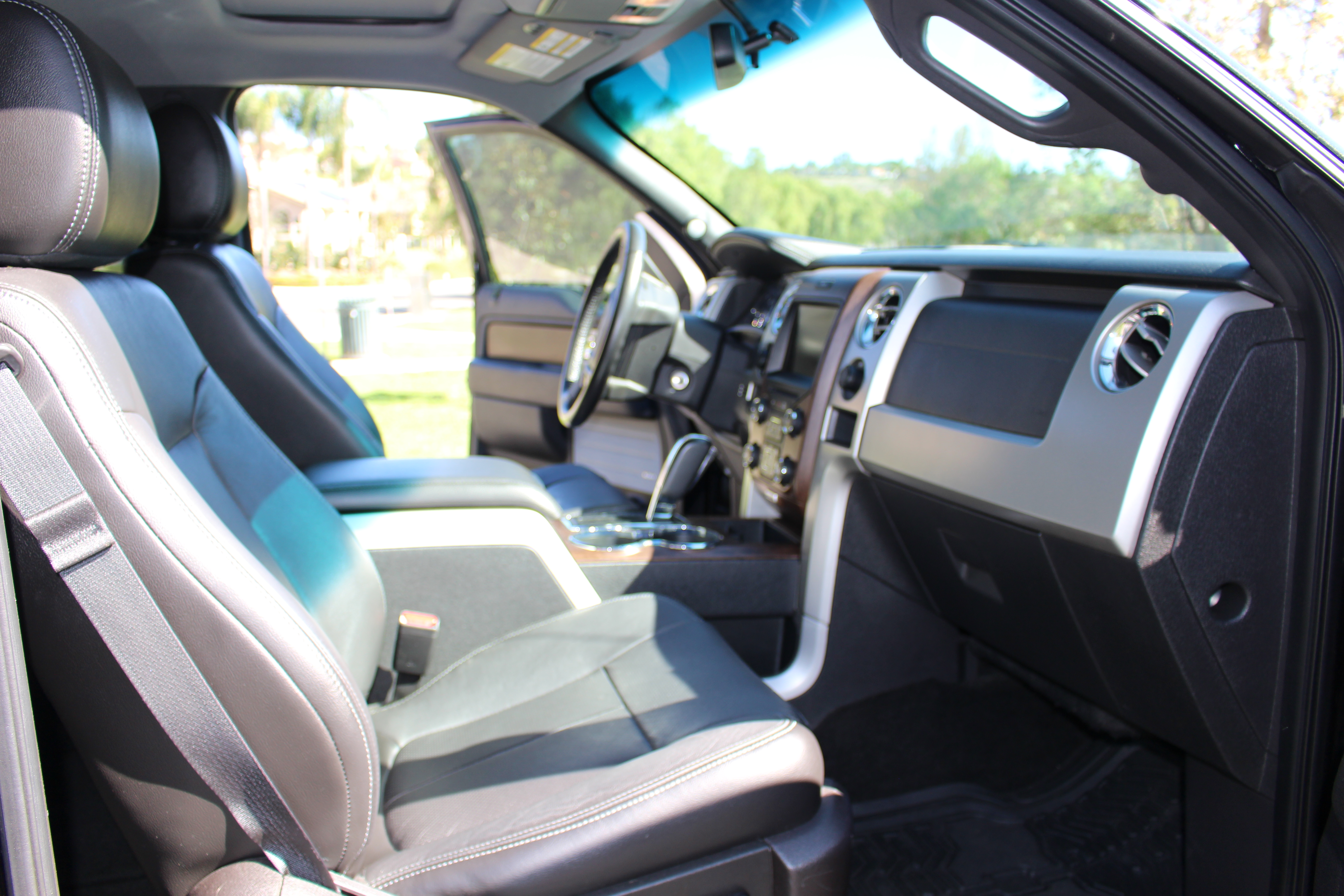 Used 2014 Ford F150 Lariat w/ Equipment Group 502A Luxury RWD image 15