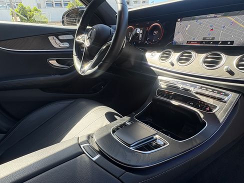 Used 2022 Mercedes-Benz E 350 Sedan image 11