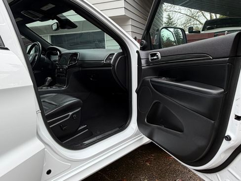 Used 2020 Jeep Grand Cherokee Limited X image 21