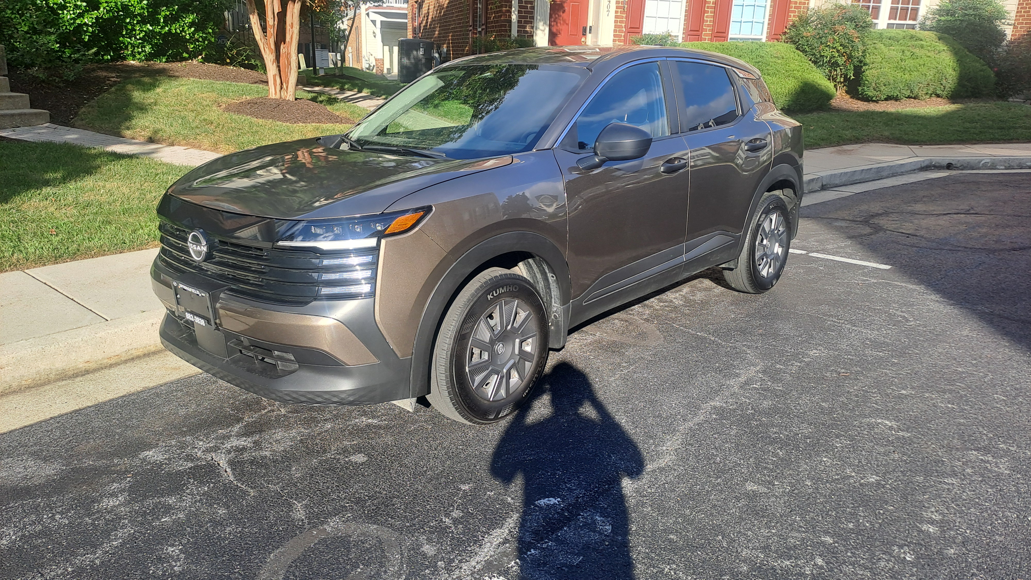 Used 2025 Nissan Kicks S w/ Charging Package FWD image 1