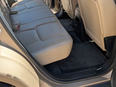 Used 2006 Pontiac Torrent 2WD w/ Preferred Package image 19