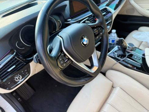 Used 2018 BMW 530e w/ Premium Package 2 image 18