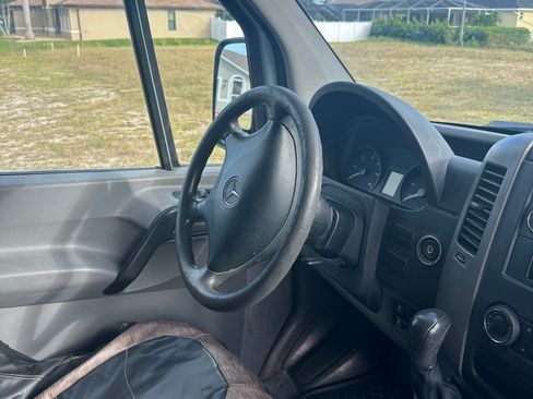 Used 2012 Mercedes-Benz Sprinter 2500 image 10