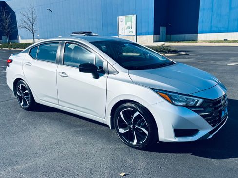 Used 2024 Nissan Versa SR w/ Trunk Package image 2