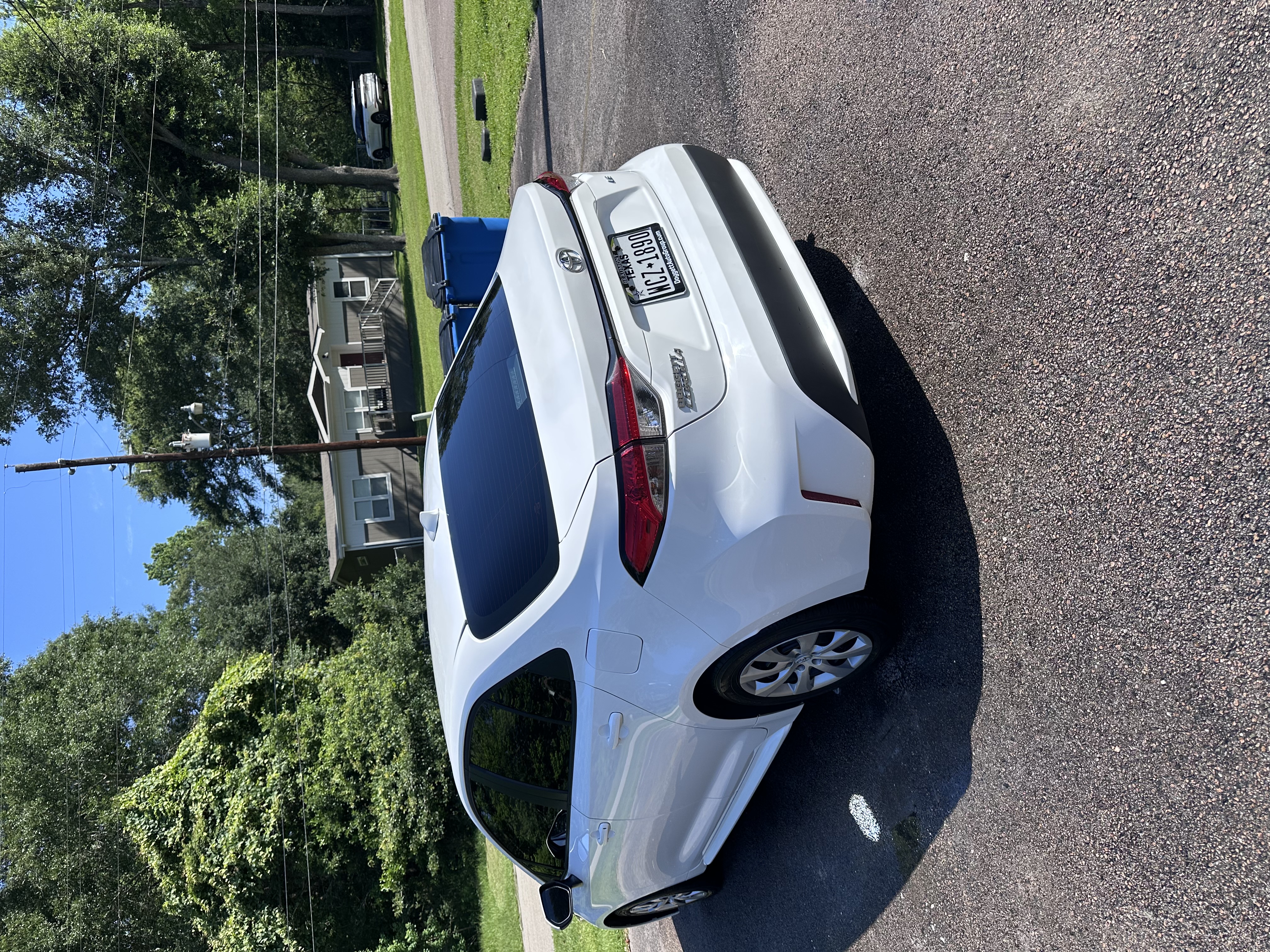 Used 2022 Toyota Corolla LE FWD image 4