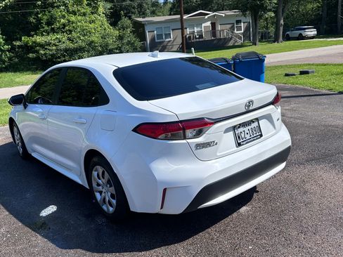 Used 2022 Toyota Corolla LE FWD image 4