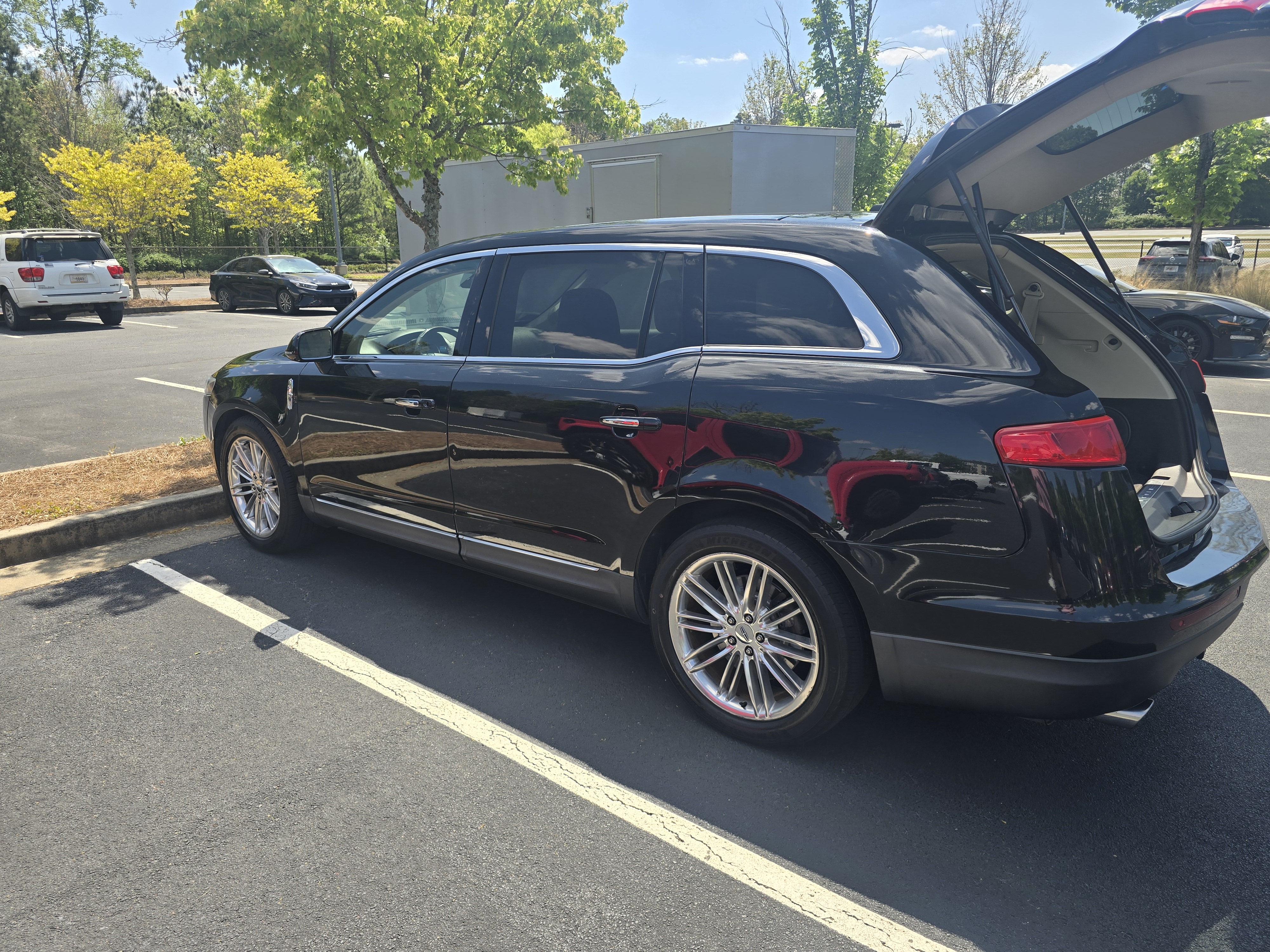 Used 2014 Lincoln MKT AWD w/ Equipment Group 201A image 6