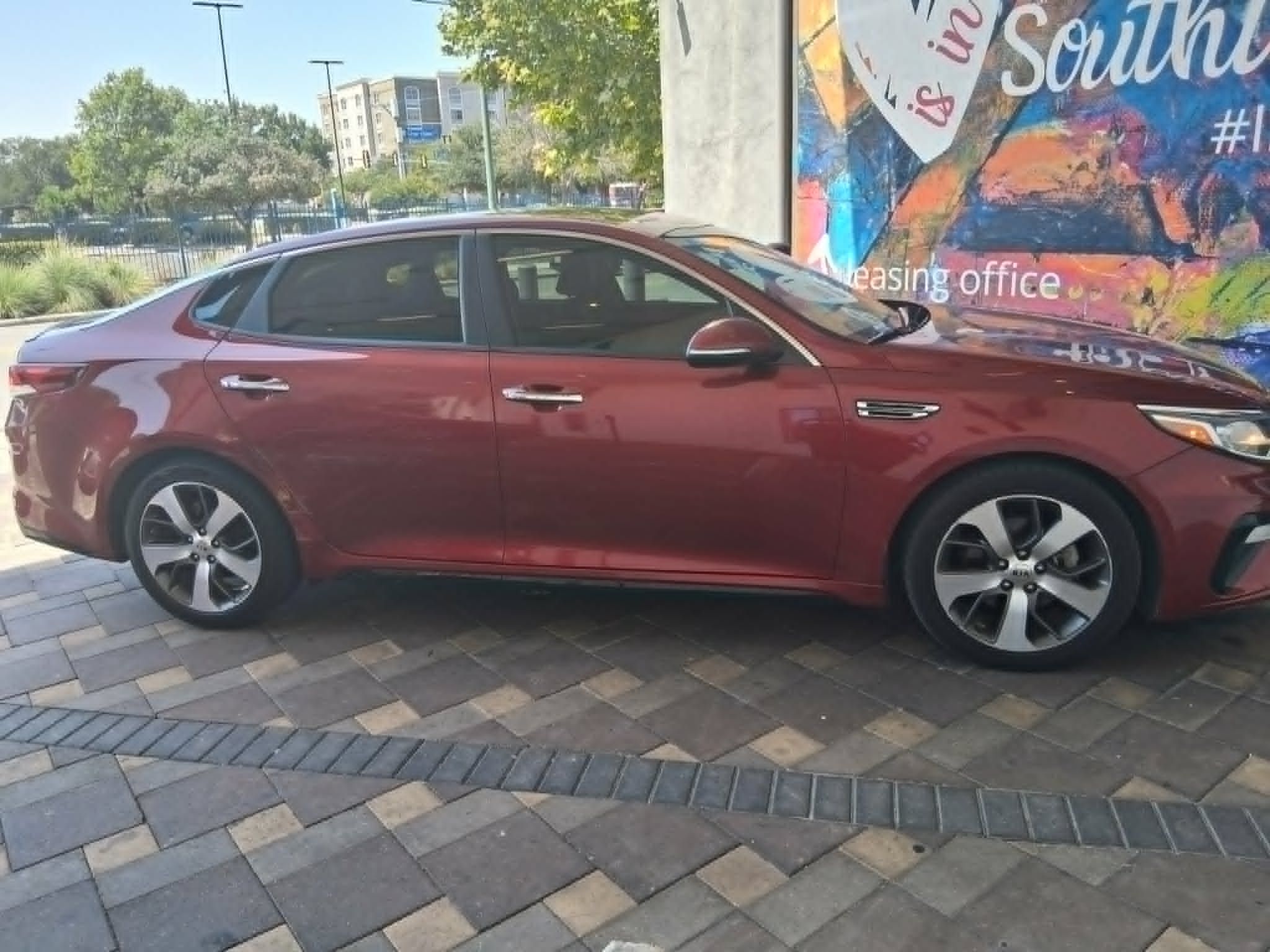 Used 2020 Kia Optima S FWD image 2