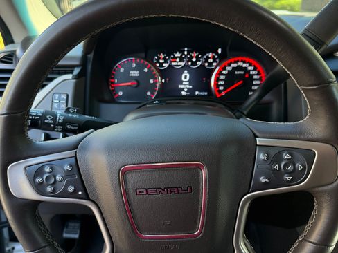 Used 2016 GMC Yukon XL Denali w/ Open Road Package image 5