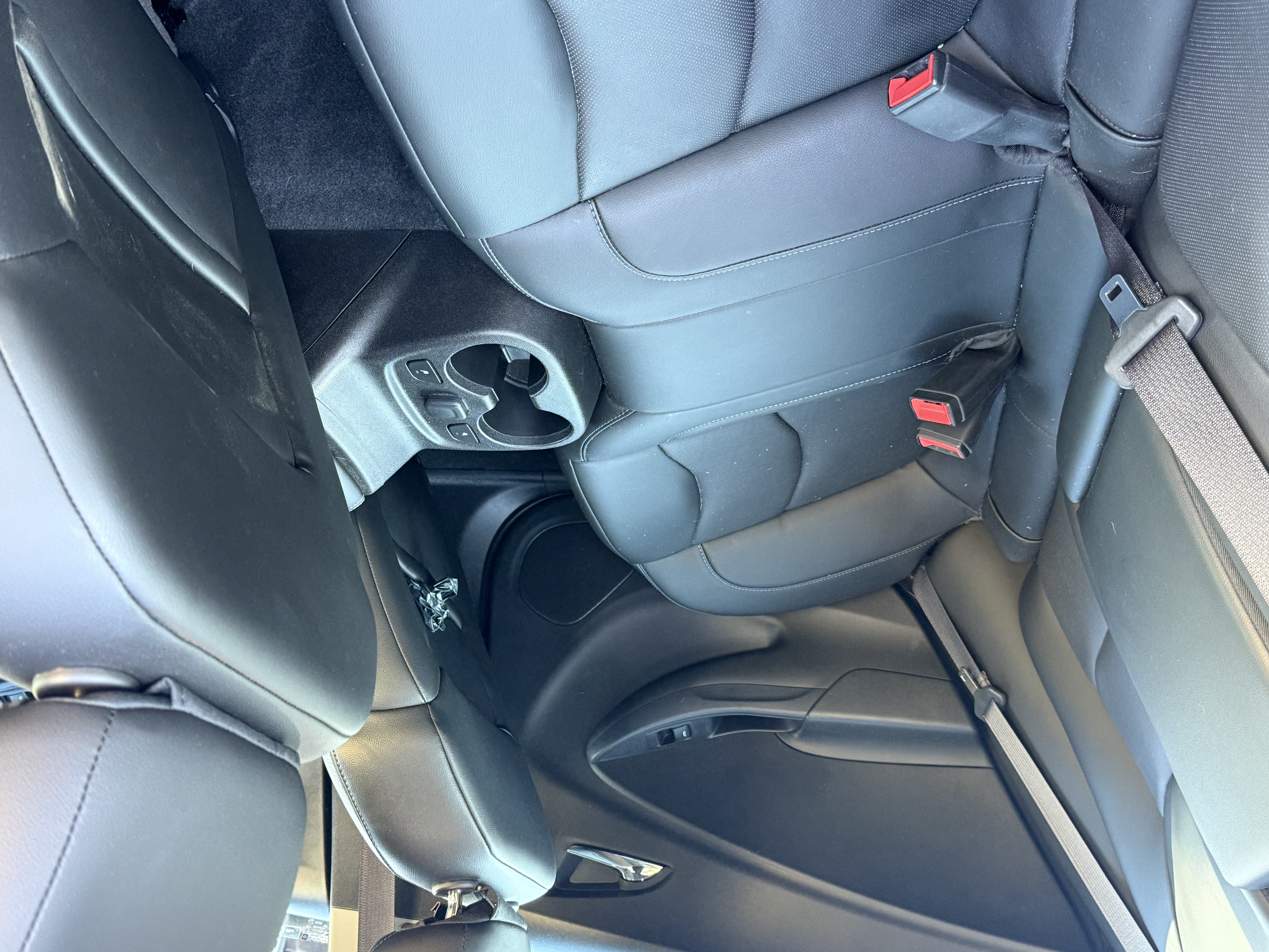 Used 2017 Chevrolet Volt Premier w/ Driver Confidence II Package FWD image 11