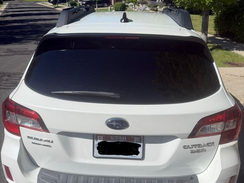 Used 2016 Subaru Outback 3.6R Limited AWD/4WD image 11