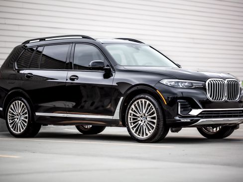 Used 2021 BMW X7 xDrive40i w/ Parking Assistance Package AWD/4WD image 4