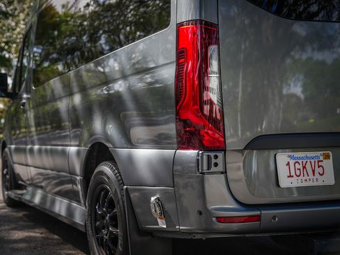 Used 2022 Mercedes-Benz Sprinter 2500 image 10