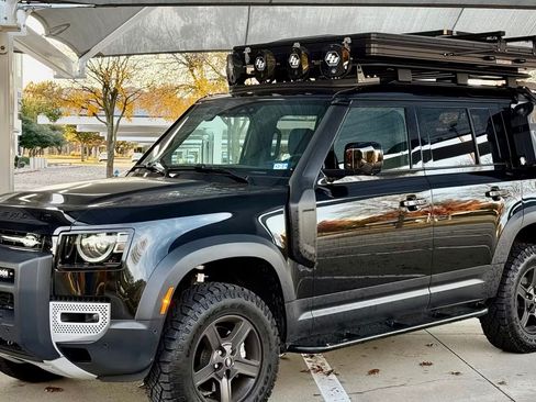 Used 2023 Land Rover Defender 110 S image 1