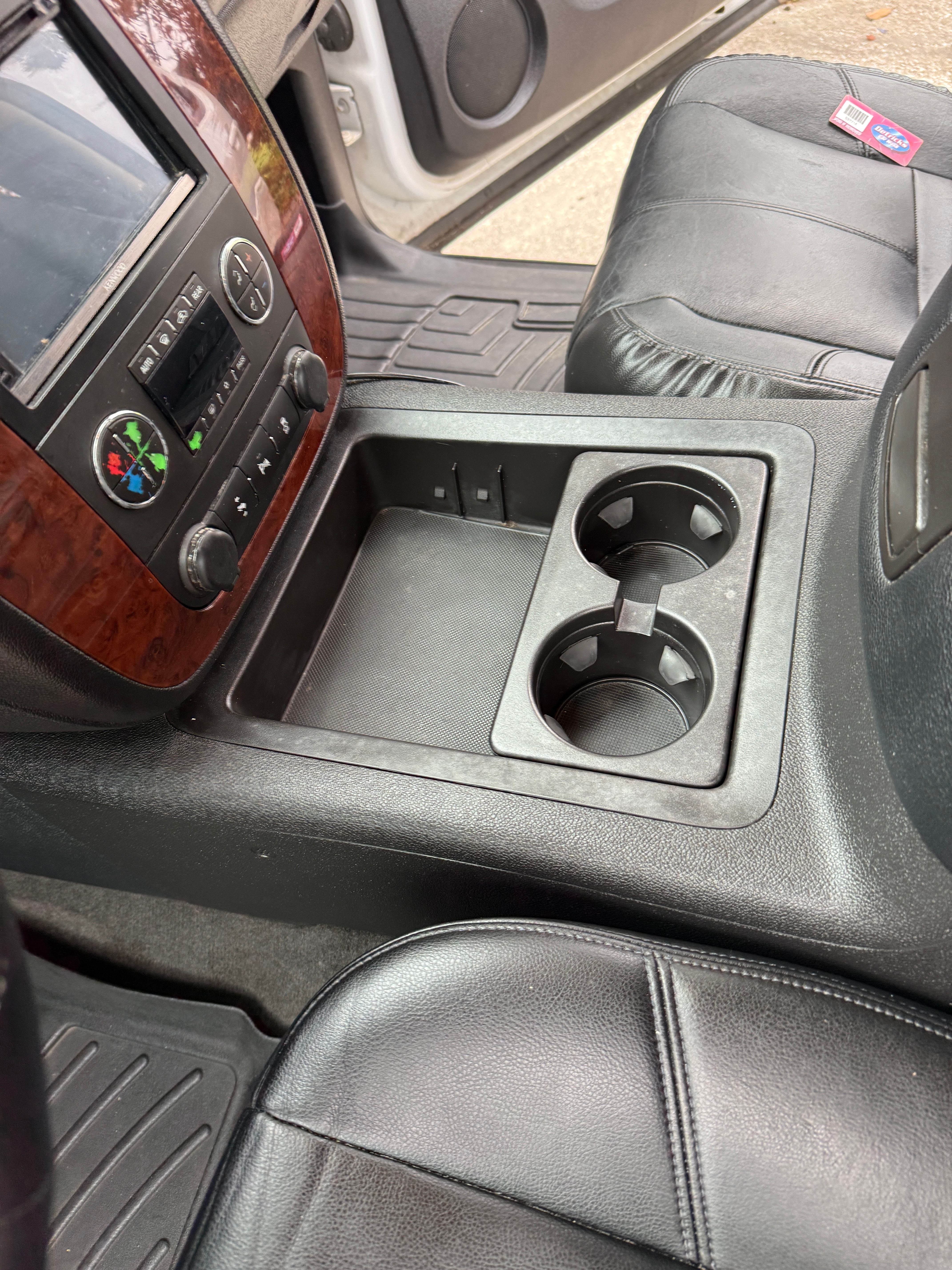Used 2013 Chevrolet Suburban LT RWD image 16