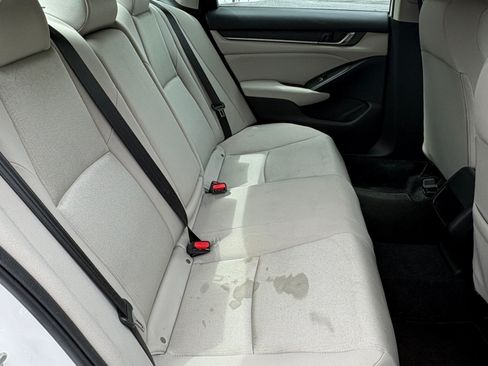 Used 2018 Honda Accord LX image 9
