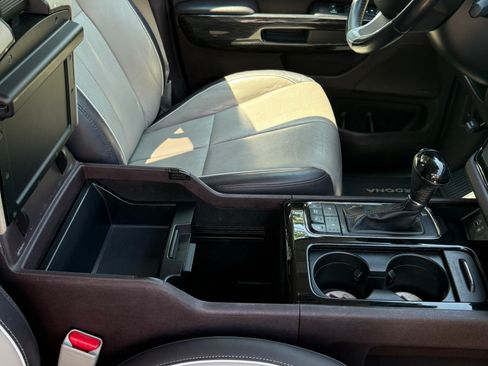 Used 2016 Kia Sedona SX Limited FWD image 20