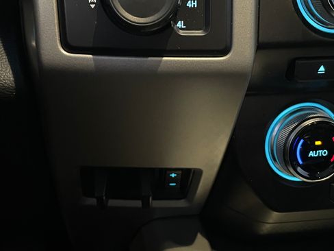 Used 2015 Ford F150 Lariat w/ Equipment Group 502A Luxury image 21