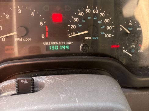 Used 1998 Jeep Wrangler SE image 10