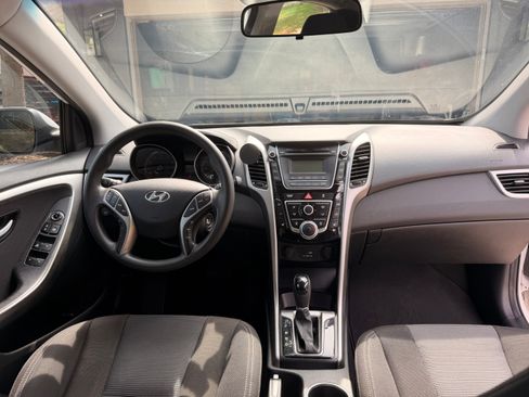 Used 2015 Hyundai Elantra GT FWD image 9
