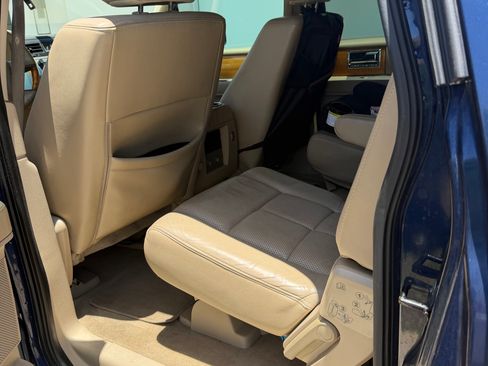 Used 2010 Lincoln Navigator L 4WD image 12