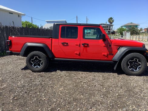 Used 2020 Jeep Gladiator Sport w/ Quick Order Package 24S image 4