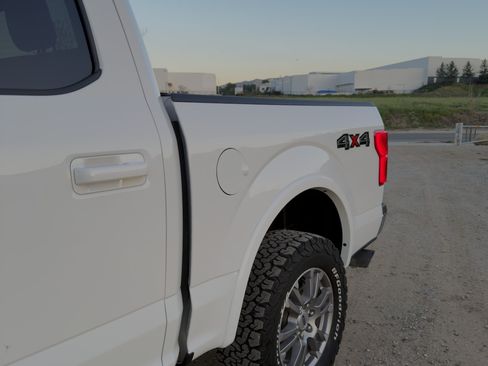 Used 2020 Ford F150 Lariat image 2