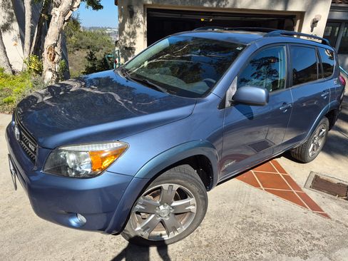 Used 2008 Toyota RAV4 Sport image 2