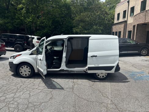 Used 2023 Ford Transit Connect XL image 2