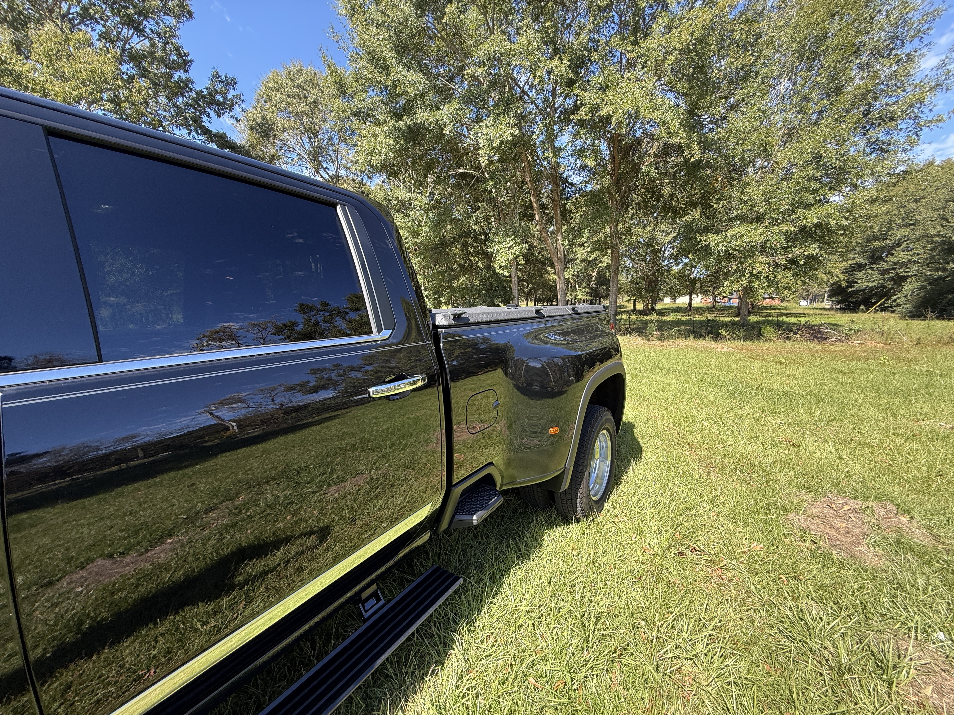 Used 2026 Chevrolet Silverado 3500 High Country w/ High Country Premium Package AWD/4WD image 13
