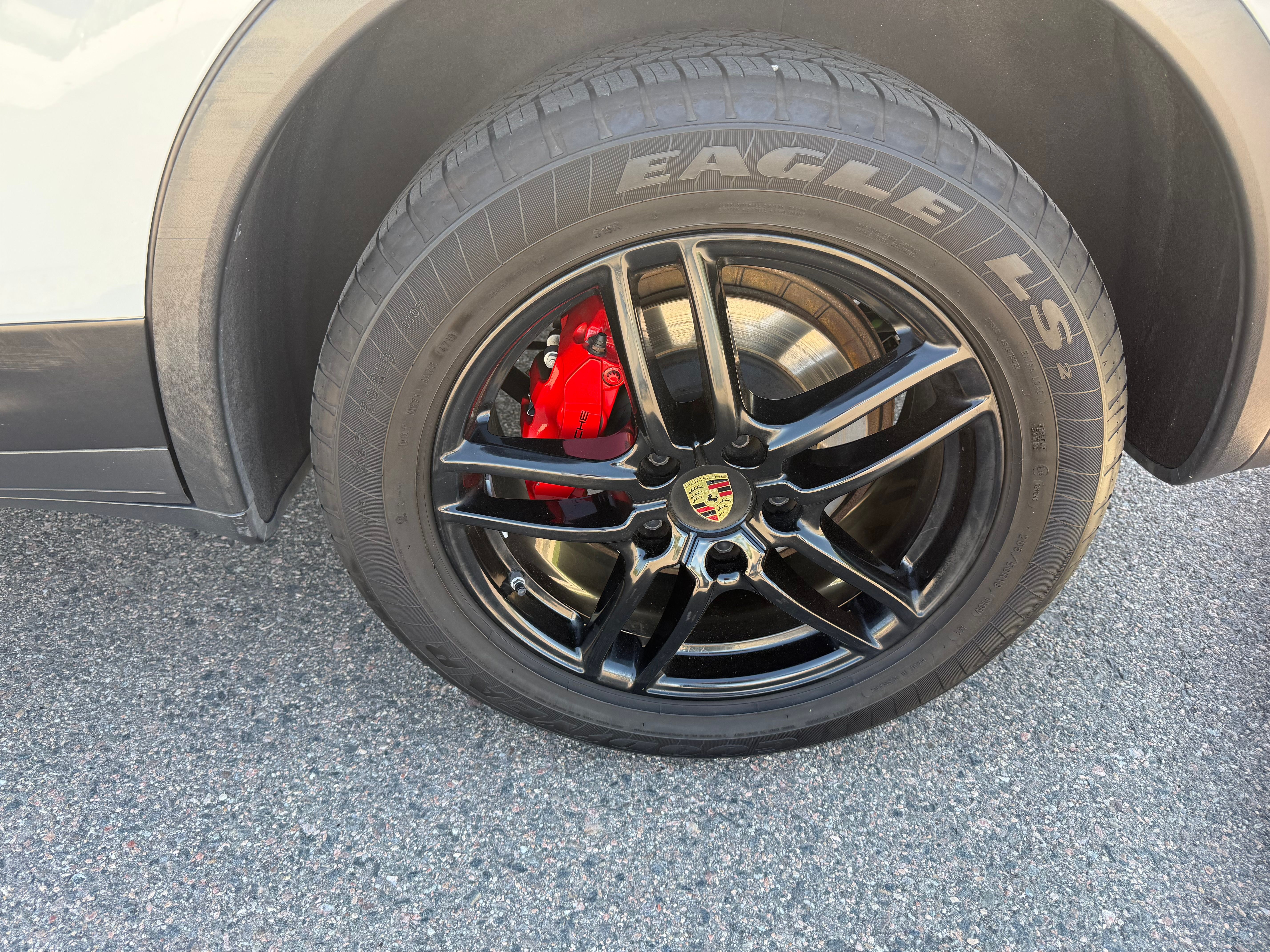 Used 2016 Porsche Cayenne S AWD/4WD image 5