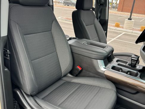 Used 2022 Chevrolet Silverado 1500 LT Trail Boss w/ Convenience Package II image 12