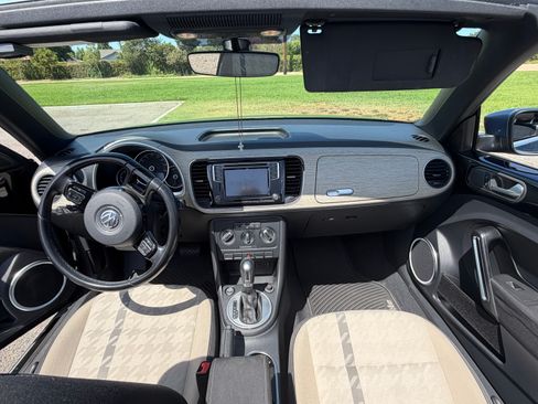 Used 2018 Volkswagen Beetle 2.0T Coast FWD image 5