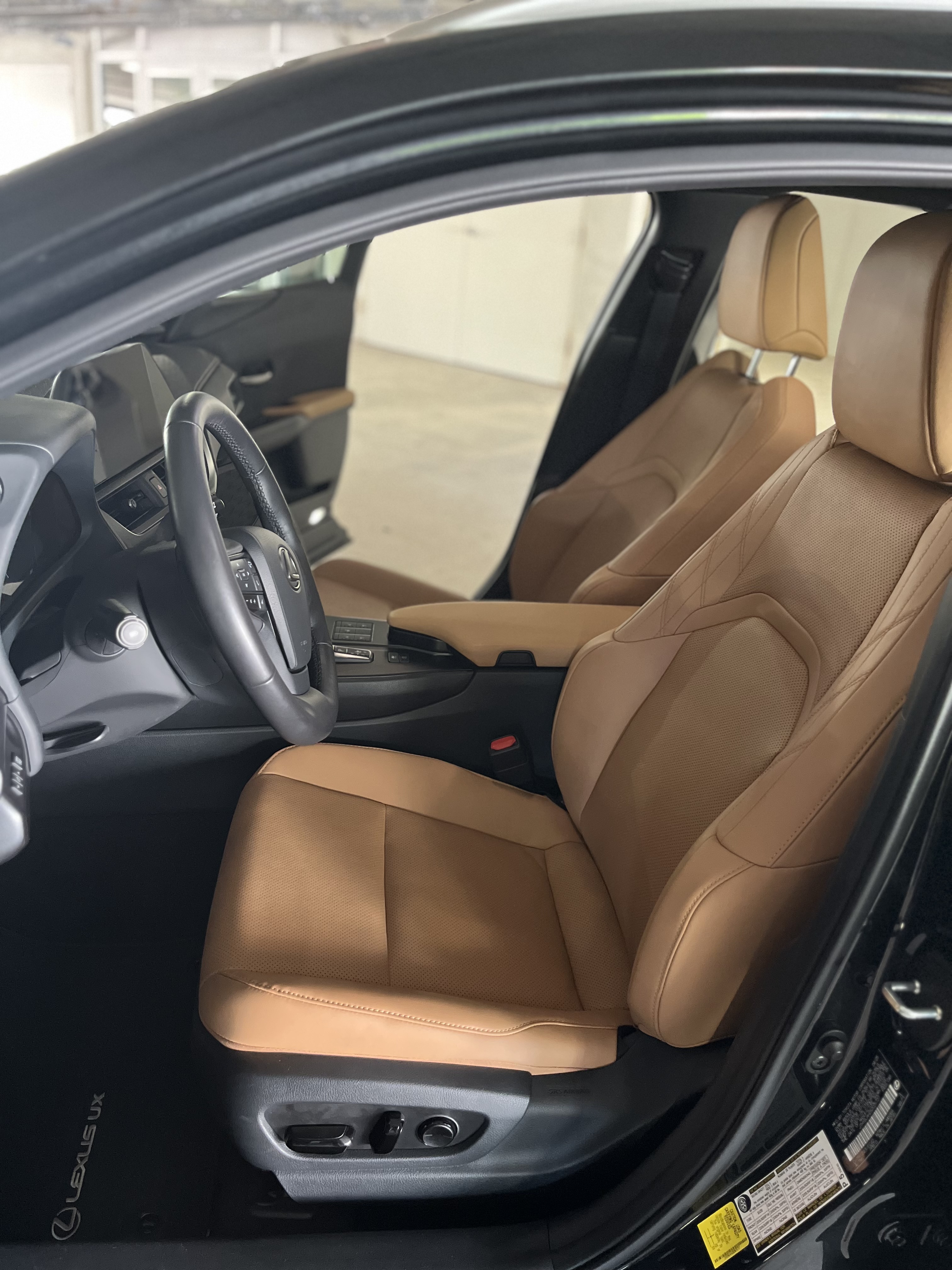 Used 2025 Lexus UX 300h FWD w/ Accessory Package (Z1) image 13