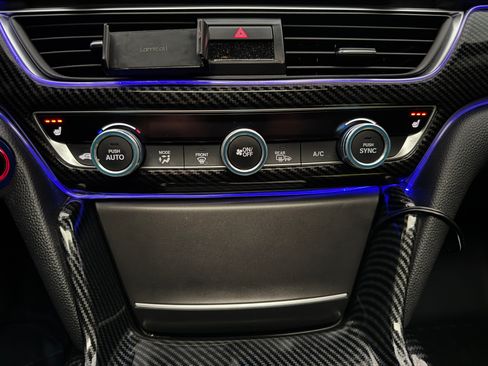 Used 2018 Honda Accord Sport image 19