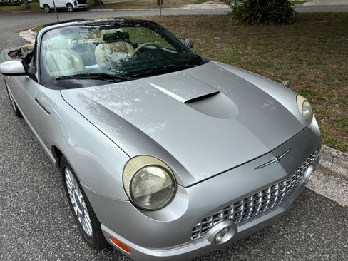 Used 2005 Ford Thunderbird RWD image 10