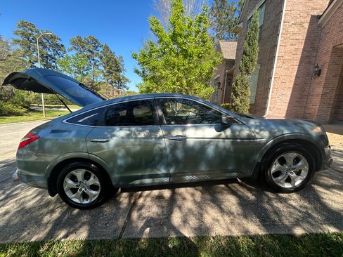 Used 2010 Honda Crosstour EX-L image 2