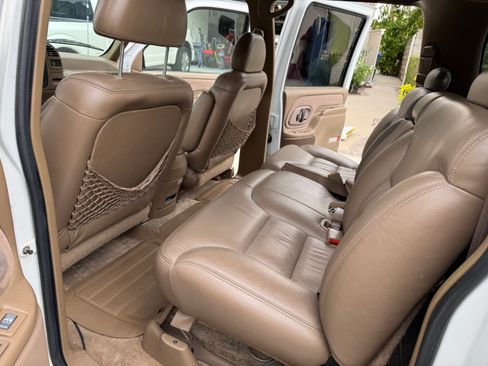 Used 1995 Chevrolet Suburban 2500 image 22