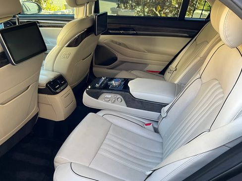 Used 2019 Genesis G90 5.0 Ultimate image 10