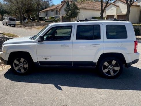 Used 2014 Jeep Patriot Latitude w/ Freedom Edition Package image 2