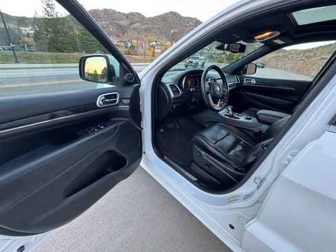 Used 2016 Jeep Grand Cherokee High Altitude image 17