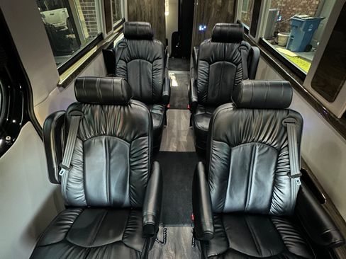 Used 2018 Mercedes-Benz Sprinter 3500 image 13