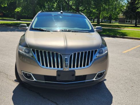 Used 2012 Lincoln MKX FWD image 9