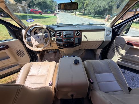 Used 2010 Ford F350 Lariat RWD image 14
