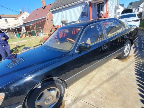 Used 1999 Lexus LS 400 image 2