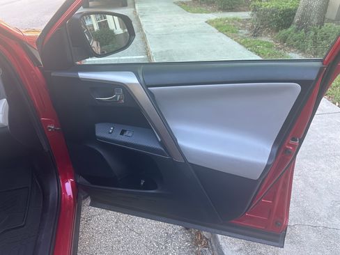 Used 2015 Toyota RAV4 Limited w/ Technology Package image 24