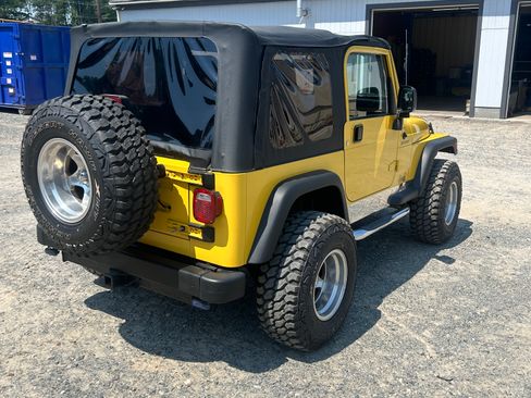 Used 2004 Jeep Wrangler 4WD w/ 30" Tire & Wheel Group image 6