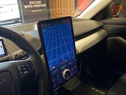 Used 2021 Ford Mustang Mach-E Select w/ Comfort/Appearance Package image 16