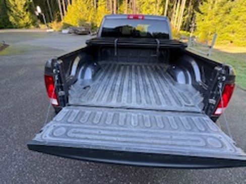 Used 2017 RAM 1500 Express image 12